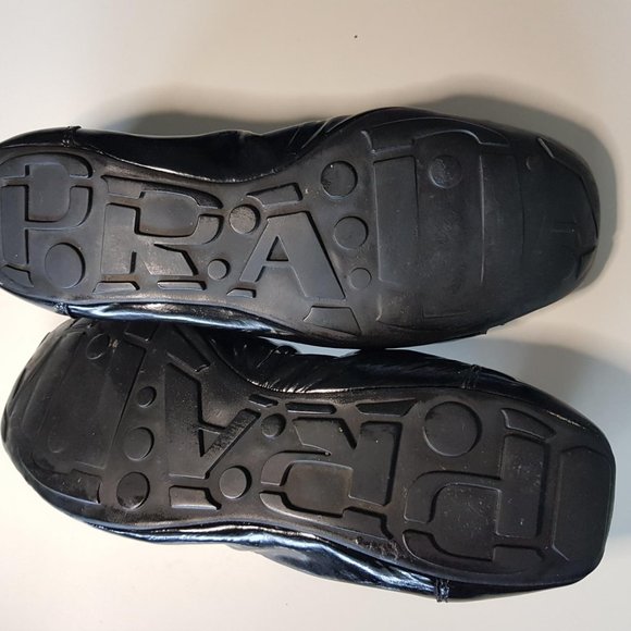 Prada black scrunch patent leather ballerinas’ flats - Picture 10 of 11